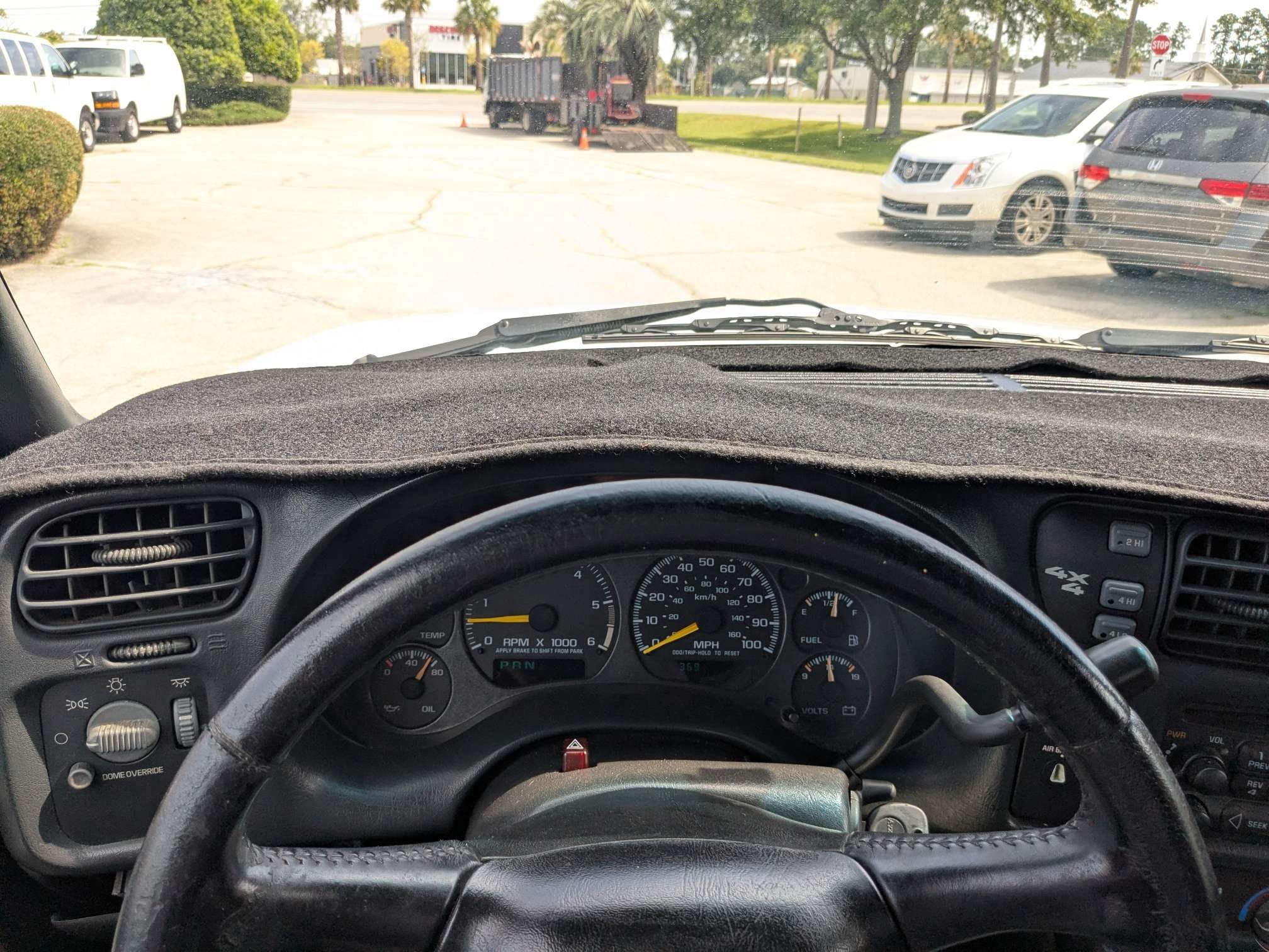 Used 2001 Chevrolet S10 Pickup 4x4 Extended Cab w/ Preferred Equipment Group image 26