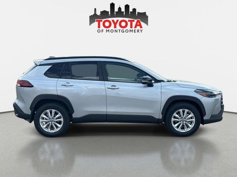 New 2026 Toyota Corolla Cross LE image 2