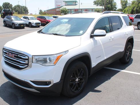Used 2019 GMC Acadia SLT w/ LPO, Cargo Package AWD/4WD image 4