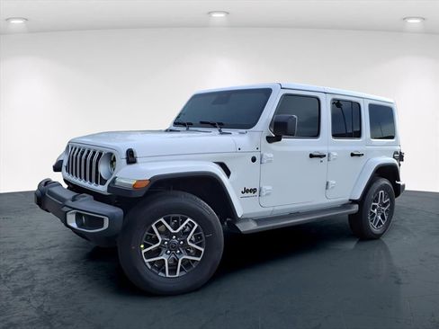 New 2026 Jeep Wrangler Unlimited Sahara AWD/4WD image 2