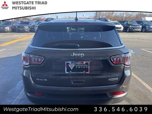 Used 2022 Jeep Compass Latitude AWD/4WD image 9