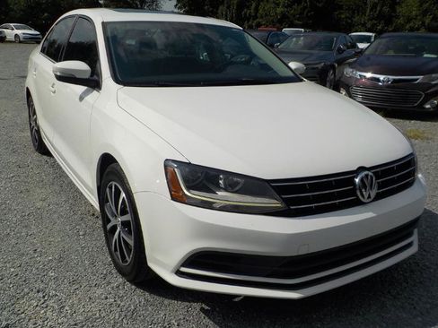 Used 2018 Volkswagen Jetta SE image 7
