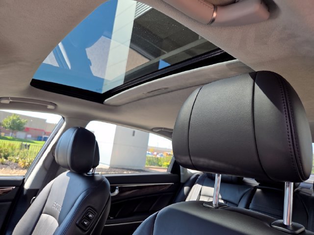 Used 2011 Hyundai Equus Signature RWD image 11