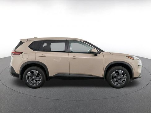 Used 2025 Nissan Rogue SV AWD/4WD image 10