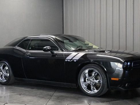 Used 2010 Dodge Challenger R/T RWD image 3