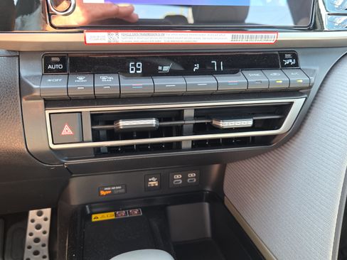 Certified 2026 Toyota Camry SE FWD image 21