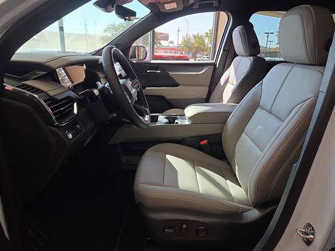 New 2026 GMC Acadia Elevation w/ Super Cruise Package FWD image 12