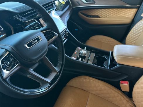 Used 2023 Jeep Grand Cherokee Summit w/ Luxury Tech Group V image 12