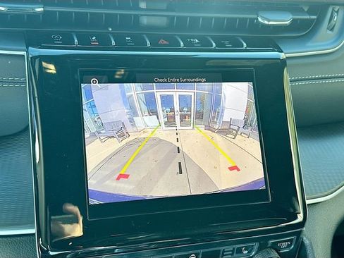 New 2025 Jeep Grand Cherokee Altitude image 14