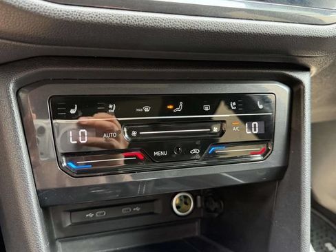 Certified 2024 Volkswagen Tiguan SEL R-Line AWD/4WD image 30