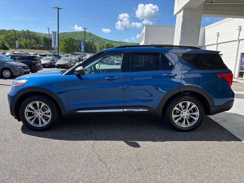 Used 2023 Ford Explorer XLT w/ Equipment Group 202A AWD/4WD image 24