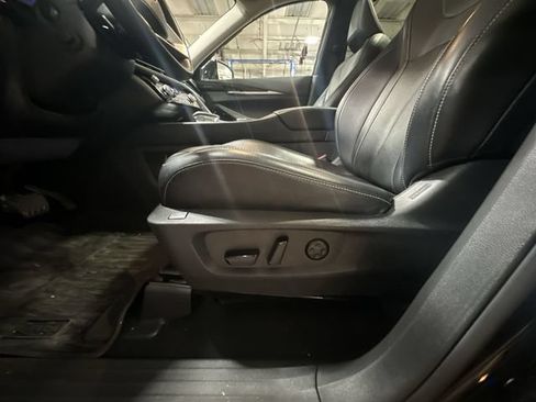 Used 2023 INFINITI QX60 Sensory w/ Vision Package AWD/4WD image 18