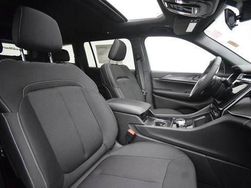 New 2026 Jeep Grand Cherokee L 4WD image 15