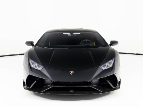Used 2018 Lamborghini Huracan Performante image 8