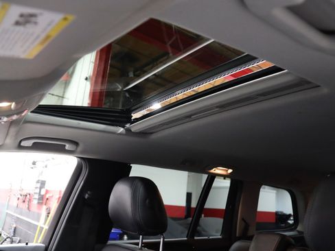 Used 2016 Mercedes-Benz GL 450 4MATIC w/ Premium I Package image 70