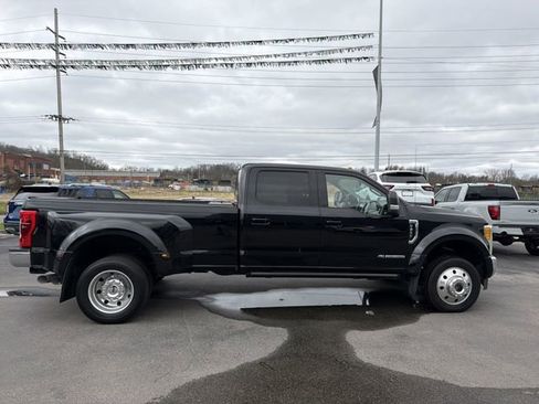 Used 2017 Ford F450 Lariat image 2