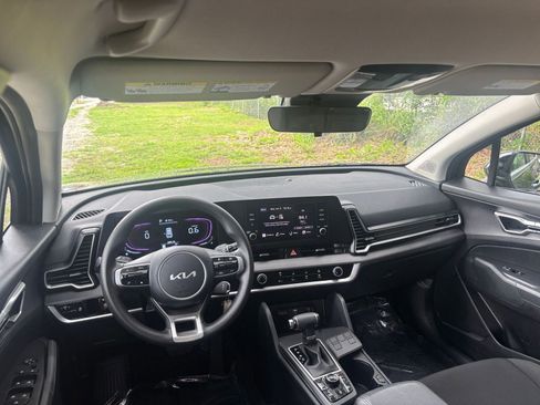 Used 2025 Kia Sportage LX FWD image 33