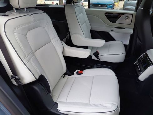 New 2026 Lincoln Aviator Black Label w/ Jet Appearance Package AWD/4WD image 35