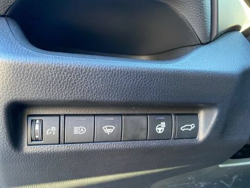 Used 2022 Toyota RAV4 XLE Premium AWD/4WD image 42