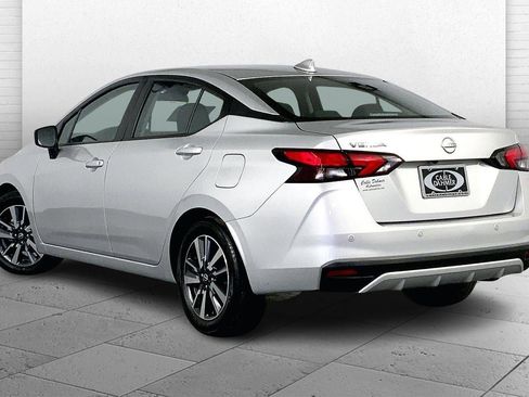 Used 2025 Nissan Versa SV image 11