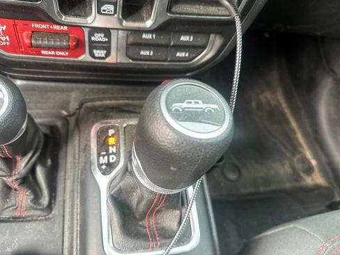 Used 2021 Jeep Gladiator Rubicon w/ Cold Weather Group AWD/4WD image 26