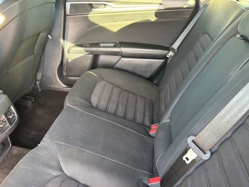 Used 2018 Ford Fusion SE w/ Fusion SE Technology Package FWD image 41