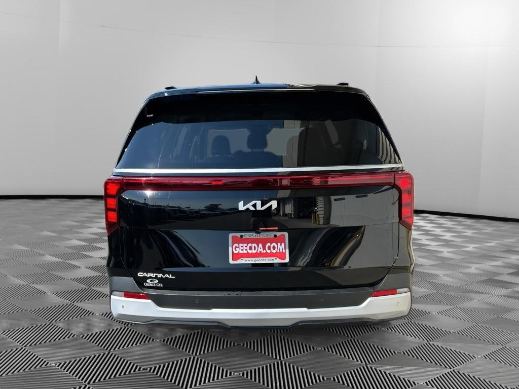 New 2026 Kia Carnival EX FWD image 5