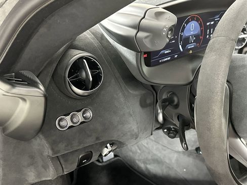 Used 2024 McLaren 750S image 29