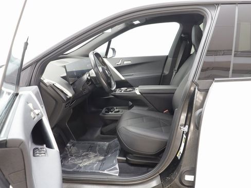 Used 2025 BMW iX xDrive50 image 6