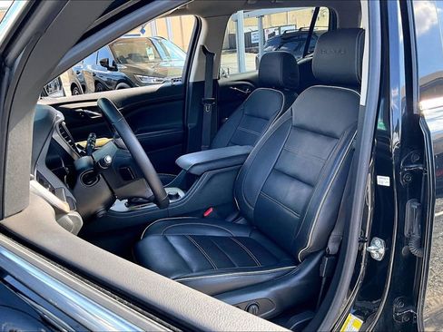 Used 2019 GMC Acadia Denali w/ Technology Package FWD image 36