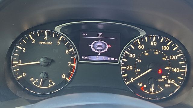 Used 2018 Nissan Pathfinder Platinum FWD image 11