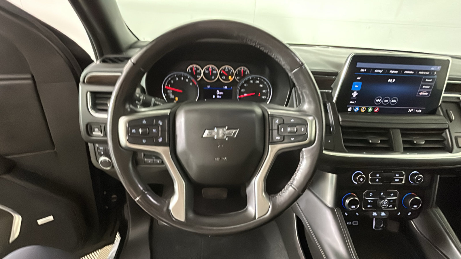 Used 2021 Chevrolet Tahoe Z71 w/ Z71 Signature Package AWD/4WD image 18