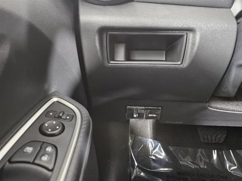 New 2025 Nissan Versa SR w/ Trunk Package image 38