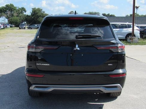 New 2025 Mitsubishi Outlander SEL image 4