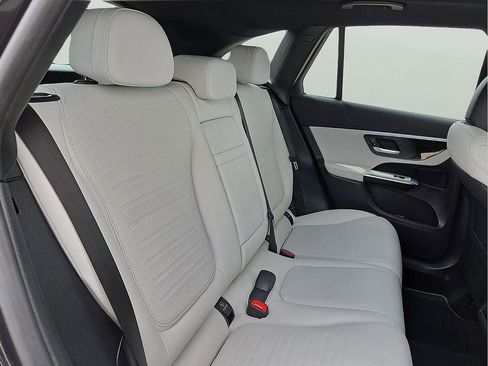 Used 2024 Mercedes-Benz GLC 300 4MATIC image 10