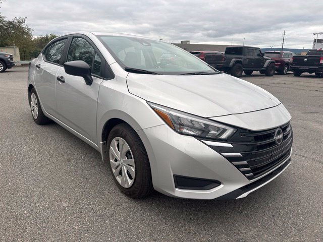 Used 2025 Nissan Versa S w/ Trunk Package FWD image 3