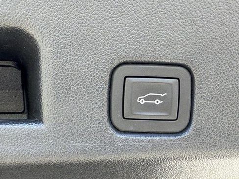 Used 2025 Chevrolet Traverse Z71 w/ Driver Confidence Package image 31