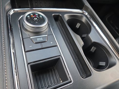 Used 2024 Ford Expedition XLT image 20