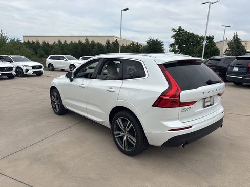 Used 2021 Volvo XC60 T5 Momentum w/ Premium Package image 7