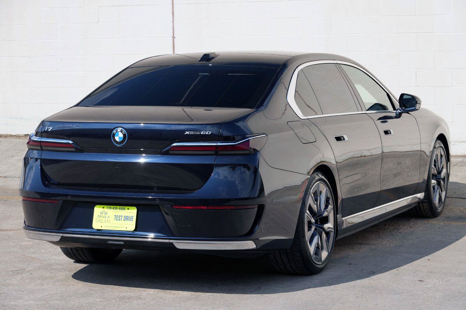 Used 2023 BMW i7 xDrive60 w/ Executive Package 2 AWD/4WD image 63