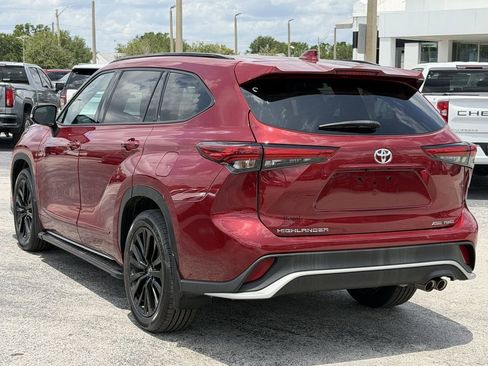 Used 2023 Toyota Highlander XSE AWD/4WD image 7