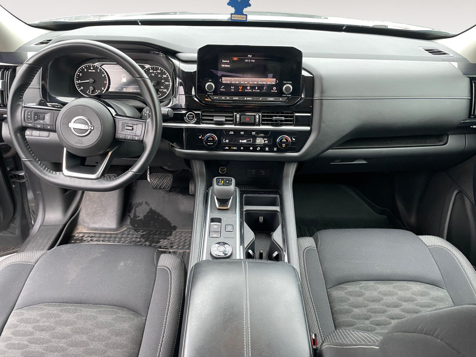 Used 2023 Nissan Pathfinder SV AWD/4WD image 11