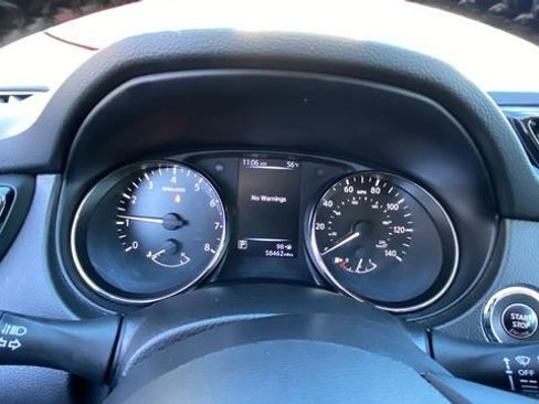 Used 2017 Nissan Rogue Sport SV w/ SV Premium Package AWD/4WD image 24