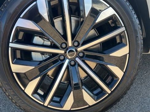 New 2026 Volvo XC90 B5 Plus w/ Protection Package image 30