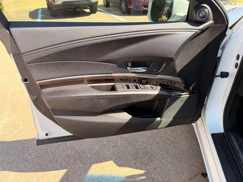 Used 2016 Acura RLX w/ Technology Package FWD image 9