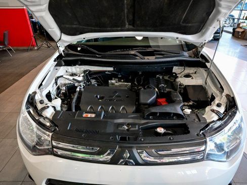 Used 2014 Mitsubishi Outlander SE AWD/4WD image 44