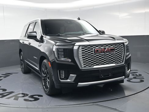 Used 2023 GMC Yukon Denali w/ Advanced Technology Package image 3