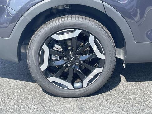 Used 2025 Kia Telluride EX w/ EX Captain's Chair Package FWD image 8