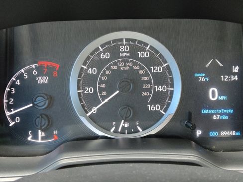 Used 2021 Toyota Corolla LE FWD image 23