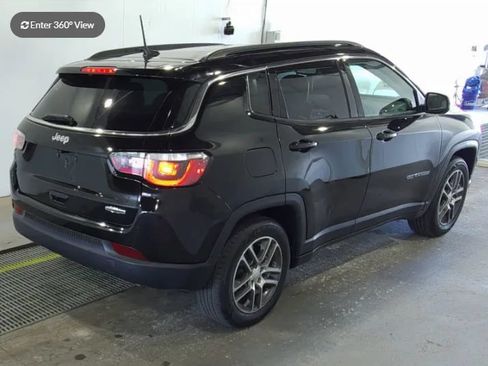 Used 2019 Jeep Compass Latitude FWD image 2